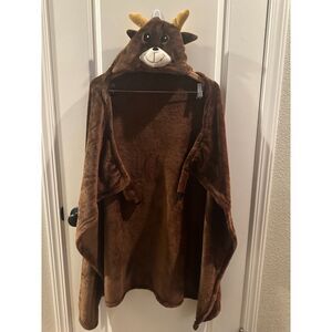 NWOT Northpoint Kids Brown Reindeer Hooded Blanket with Hand Pockets
